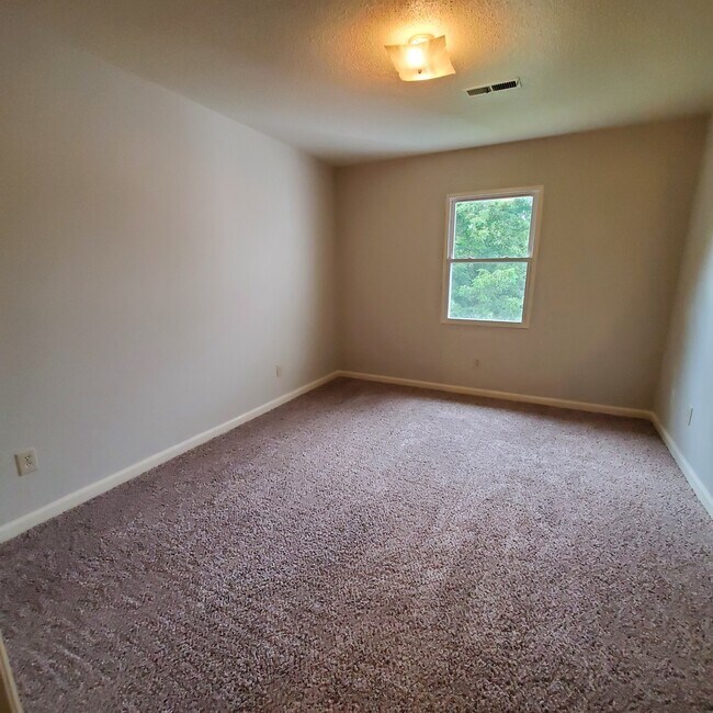 4007 McIntosh St, Greensboro, NC 27407 Apartments in Greensboro, NC