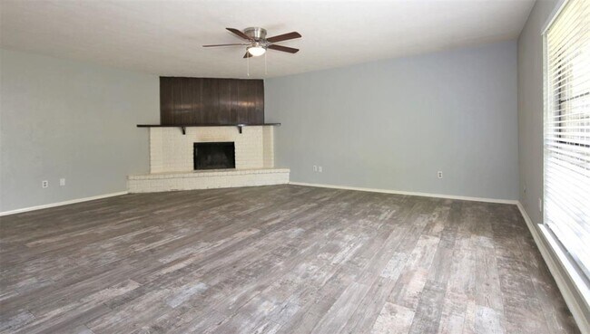 Building Photo - 4818 Court