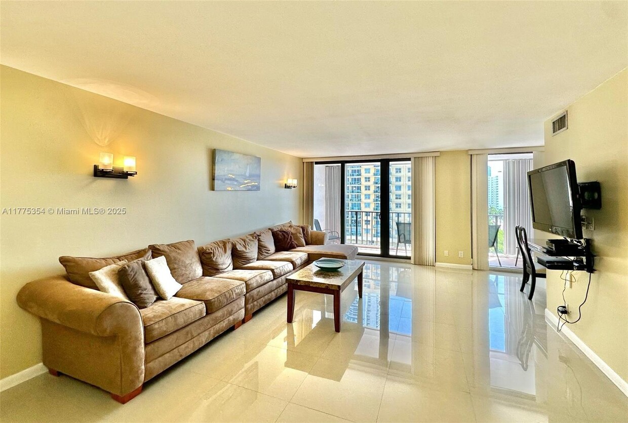 Primary Photo - 2401 S Ocean Dr