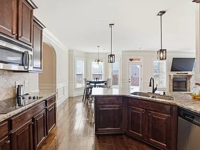 Foto del edificio - 8 Hillfoots Ct