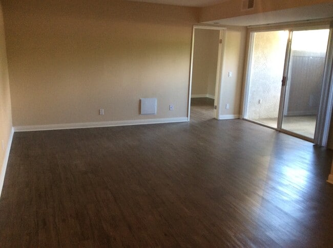 Building Photo - 1462 S Highland Ave
