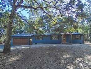 Building Photo - 30584 Oakview Dr