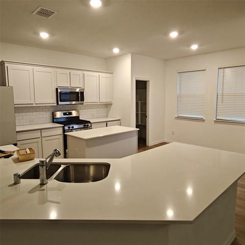 Foto del edificio - 5905 Edward Dr