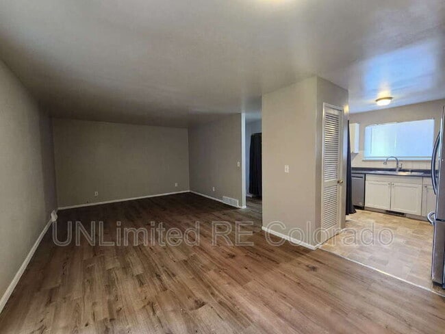 Foto del edificio - 6750 Wadsworth Blvd