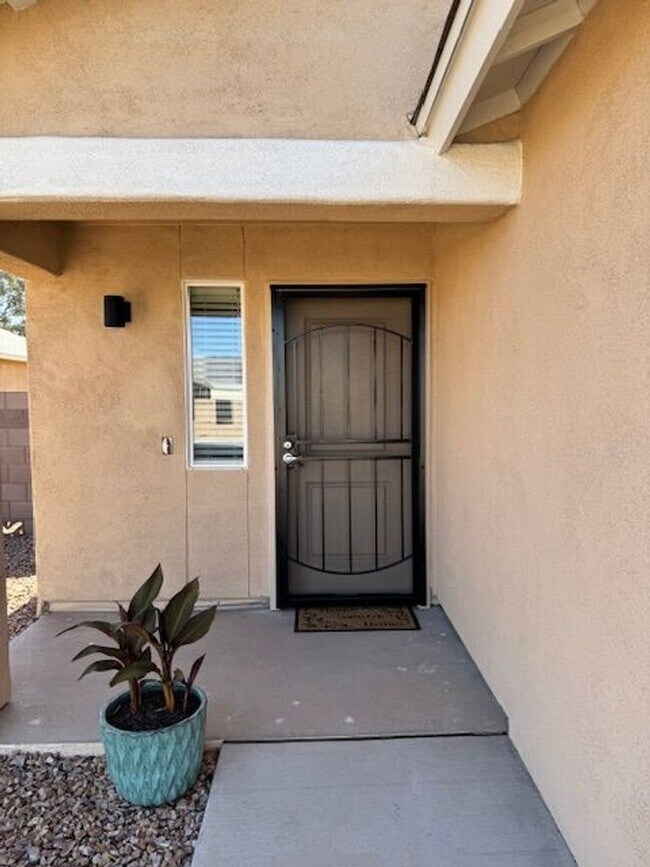 Foto del edificio - 2446 S Clovis Place-