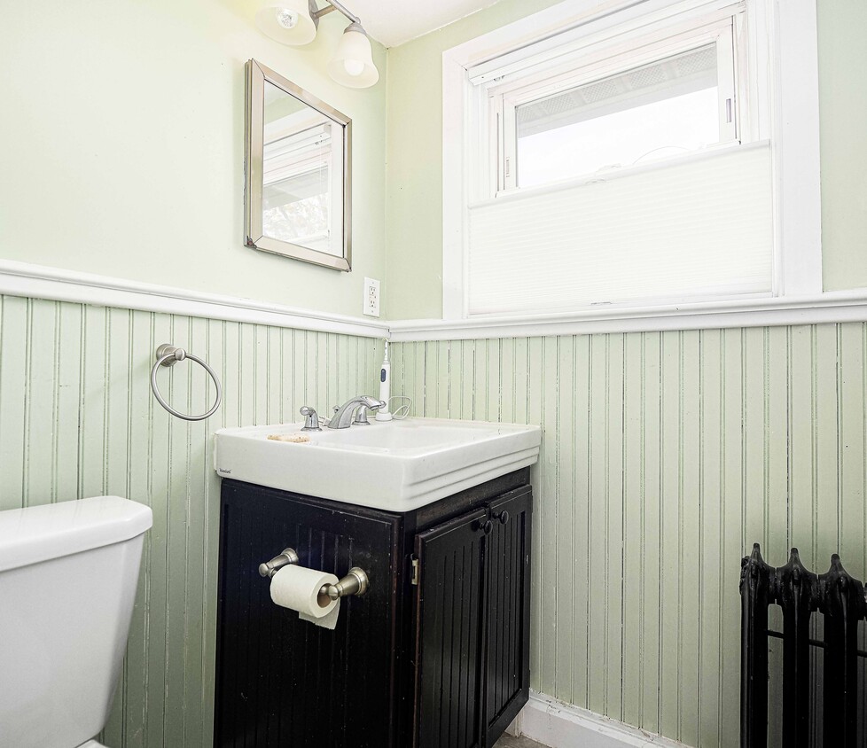 Building Photo - Rolling Rd