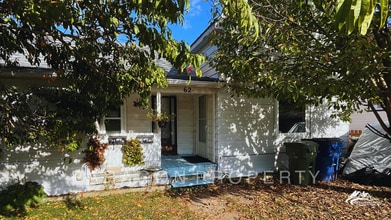 Building Photo - 62 Hiram St