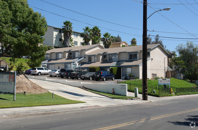 Foto del edificio - The Grove Apartments