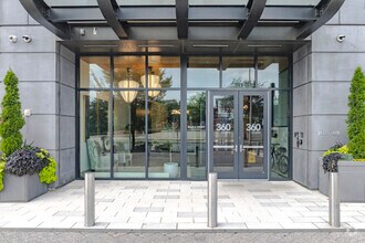 Building Photo - 360 State