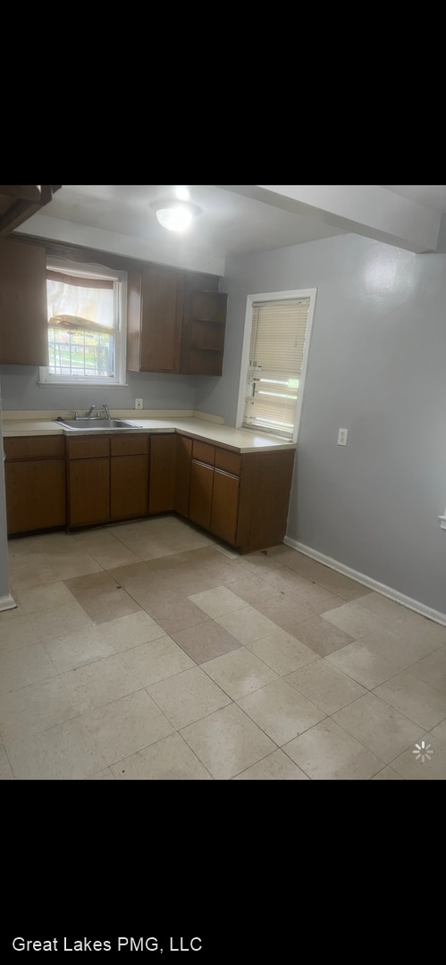 Building Photo - 3 br, 1 bath House - 19500 Bentler