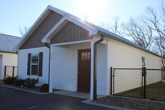 Building Photo - 192 Cane Creek Rd