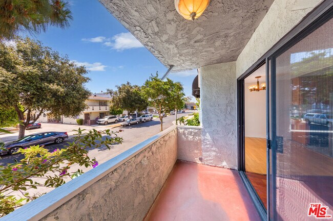 Foto del edificio - 3325 Bagley Ave