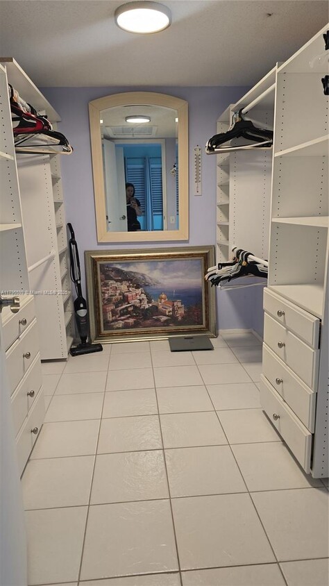 Building Photo - 1210 Bahama Bend
