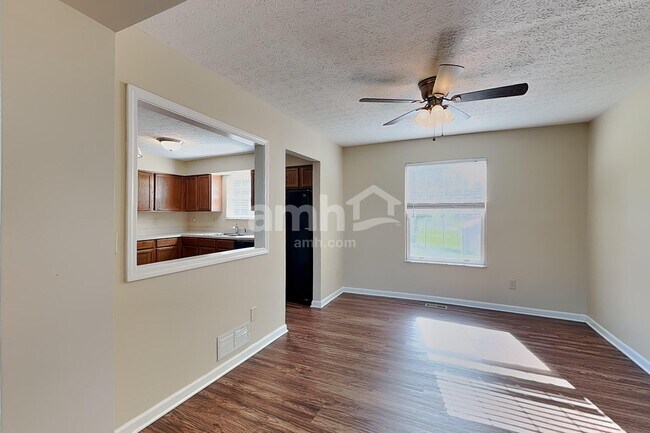 Foto del edificio - 12400 Bentwood Farms Dr