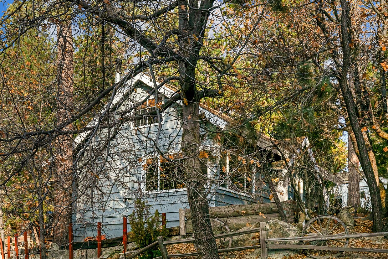 Primary Photo - 32332 Inadale Ct