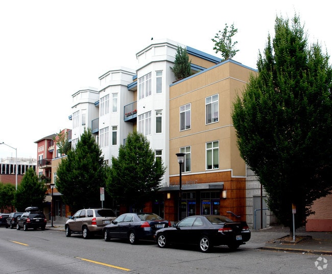 Building Photo - Five 2 Five 1st Ave West