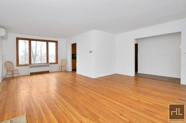 Building Photo - 2730 EDGEHILL AVENUE