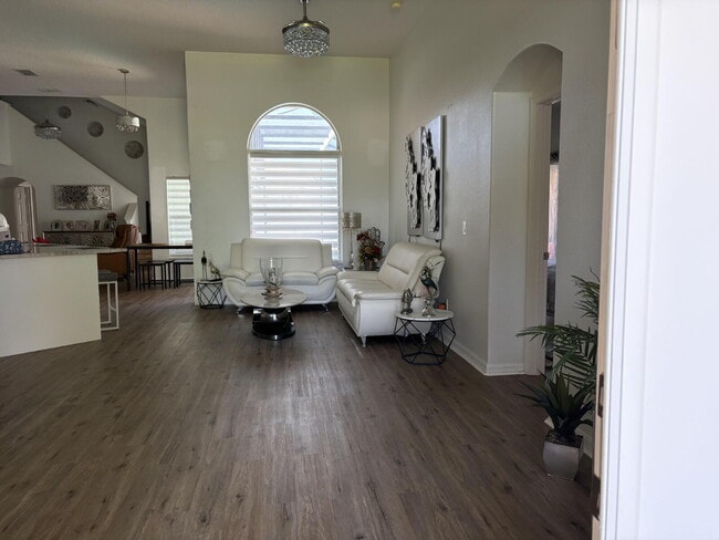 Building Photo - Spacious 4-Bedroom Oasis with 3 Full Baths in the Beautiful Community of Indian Lakes in St. Clou...