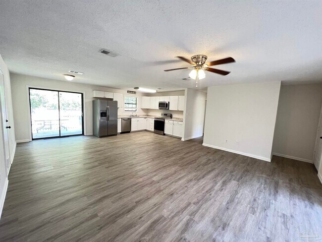 Building Photo - 7686 Old Hickory Dr