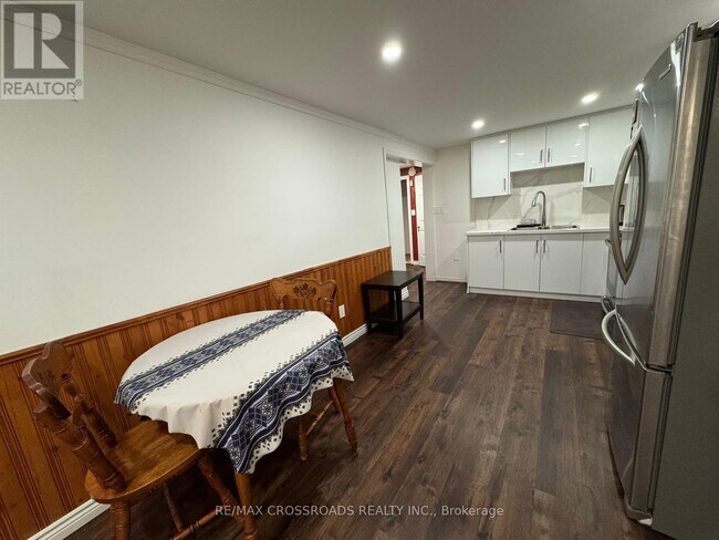 Building Photo - 14 Romano Crescent