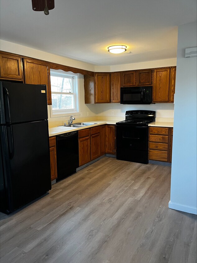 103 Monarch St, Leominster, MA 01453 Townhome Rentals in Leominster