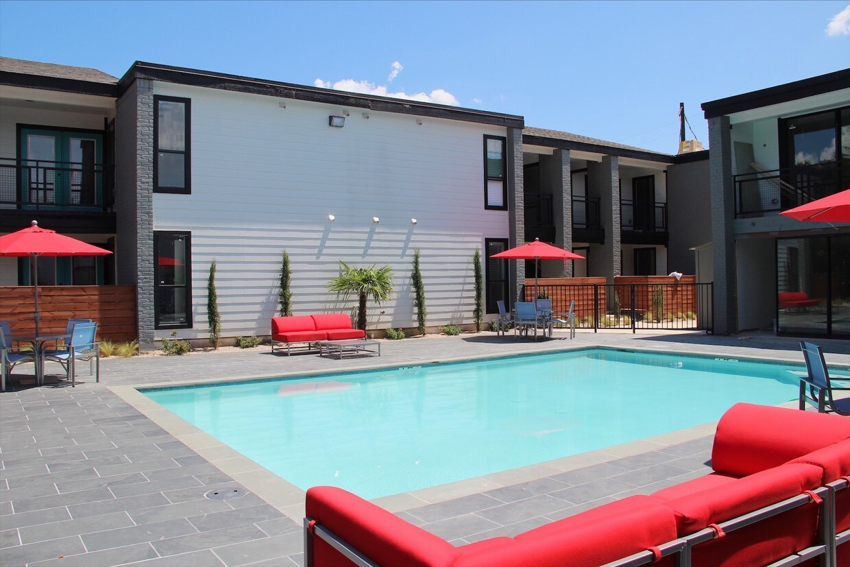 Apartments at MStreets 1925 Moser Ave Dallas, TX