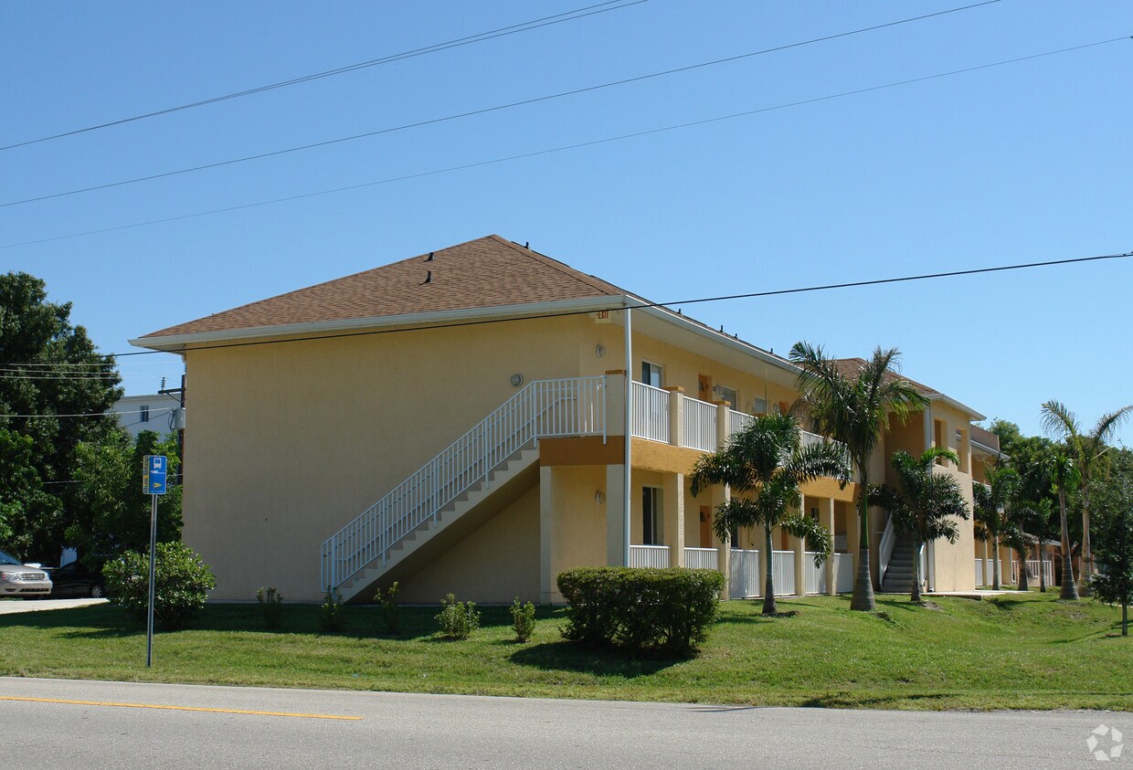Primary Photo - 4903 York St