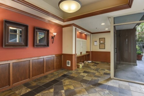 Building Photo - Ambassador II Condominiums - 2 bedrooms