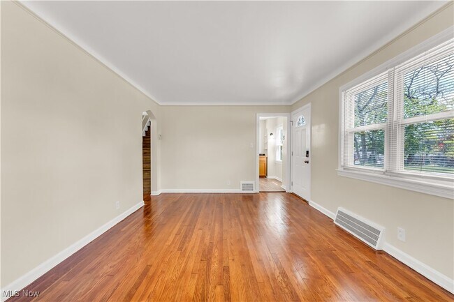 Foto del edificio - 21603 Hillgrove Ave