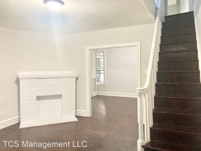 Building Photo - 3 br, 1 bath House - 230 West Champlost St...