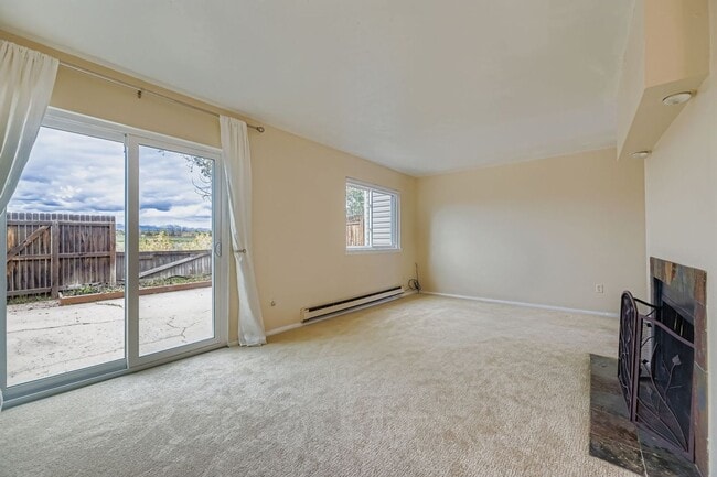 Foto del edificio - 1858 Centaur Cir