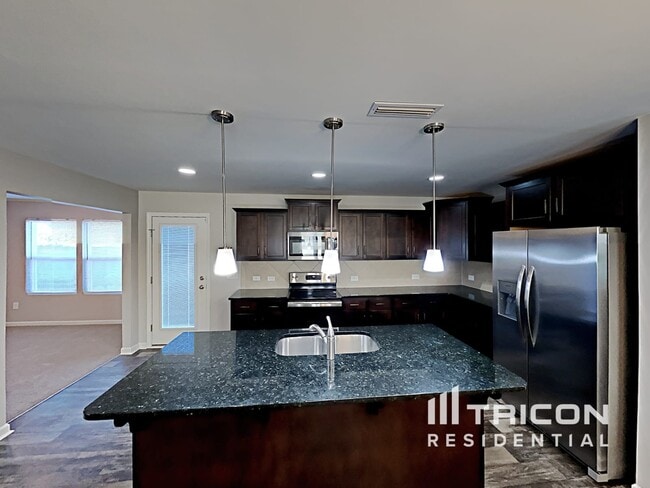 Foto del edificio - 1082 Bitting Hall Cir