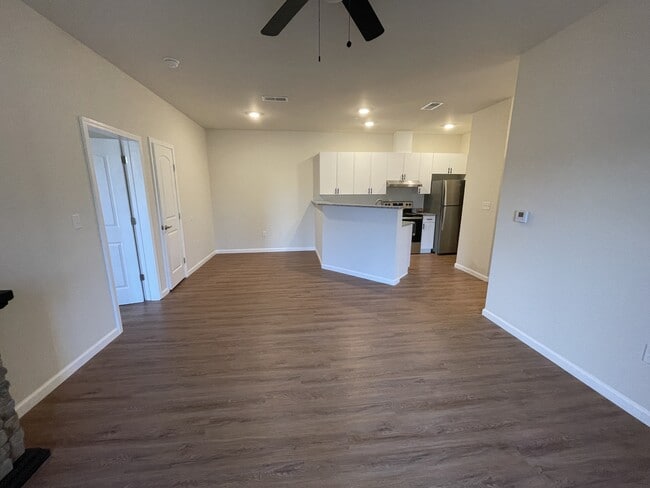 Building Photo - 128 Harmony Mdws Ct