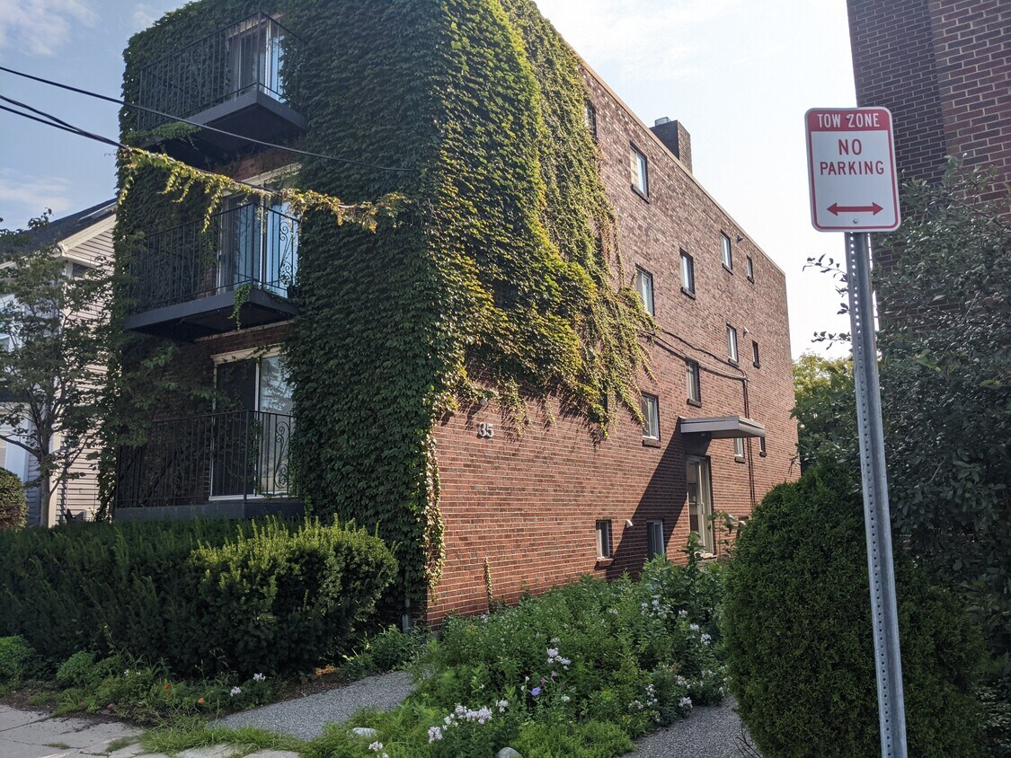 Foto principal - 35 Homer Ave