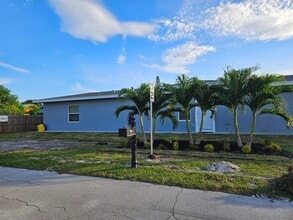 Building Photo - 100 Dover St