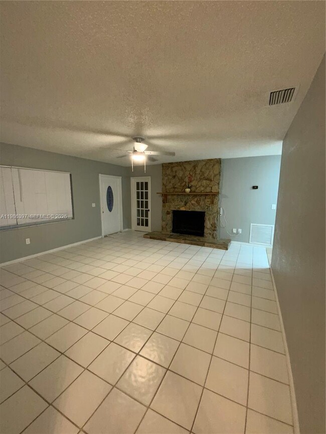 Foto del edificio - 11128 Median St