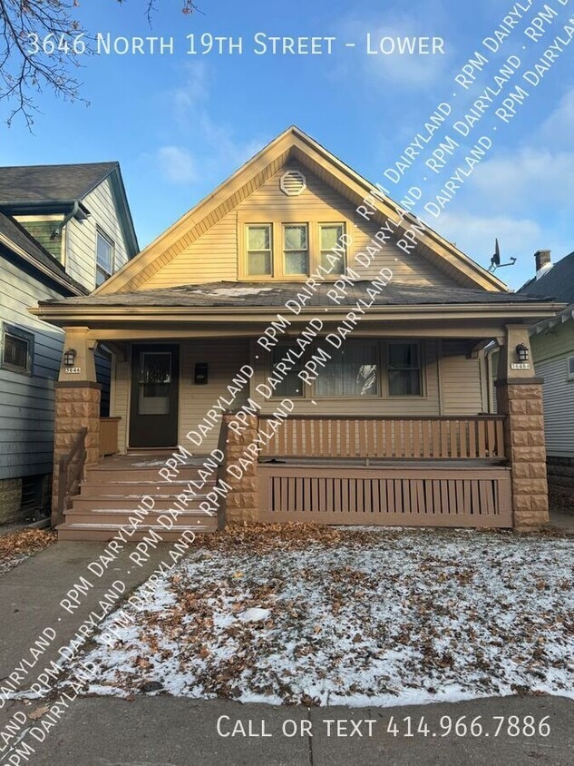 Primary Photo - Newly Renovated 2 Bedroom Lower Duplex