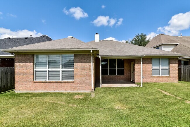 Foto del edificio - 2730 Hazy Creek Dr
