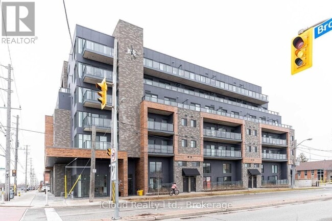 Photo du bâtiment - 408 Browns Line