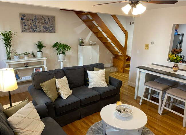 Foto del edificio - 470 E 3rd St