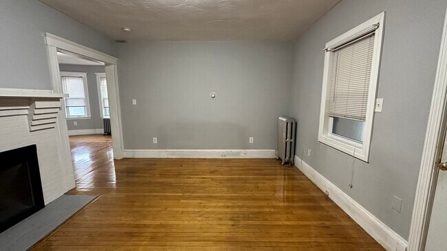 Building Photo - 10 Channing St