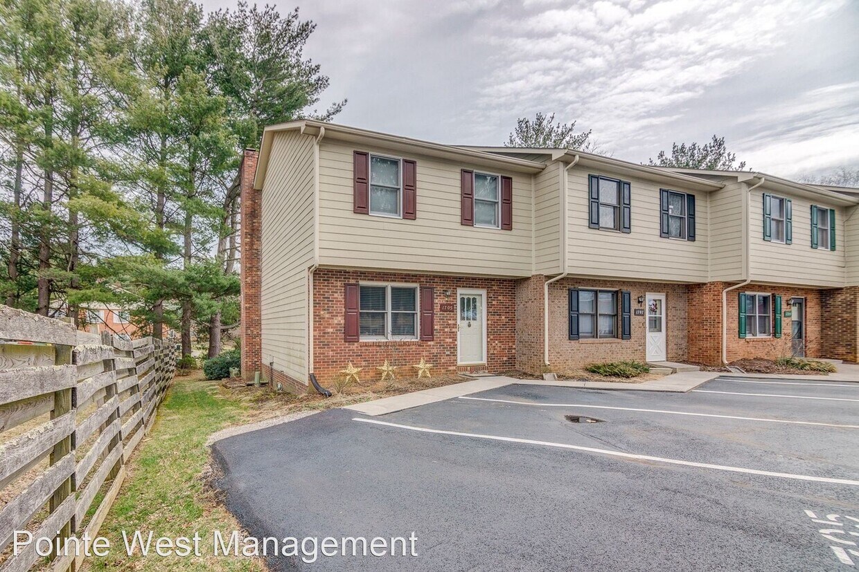 Primary Photo - 3 br, 2.5 bath House - 1705 Emerald Street