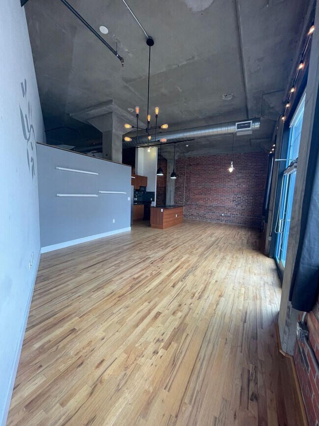 Foto del edificio - Charming Loft with Private Entrance & Pati...