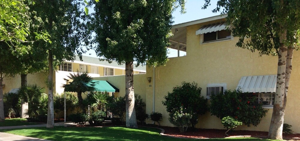 Primary Photo - Hilton Apartments