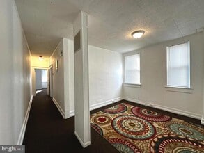 Building Photo - 1105 Walnut Ave