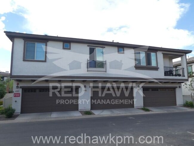 Building Photo - Immaculate 2 Bedroom plus Loft, 2.5 Bathro...