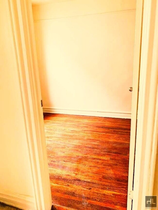 Foto del edificio - EAST 223 STREET