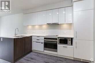 Building Photo - 1308-1308 Hornby St