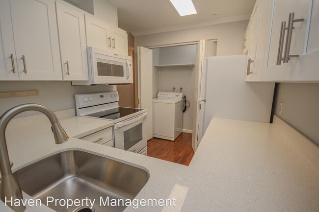 Building Photo - 2 br, 1.5 bath House - 2502 S 317th St #204