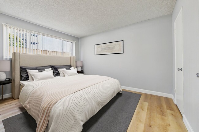 Building Photo - Sepulveda Apartments